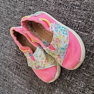TOMS Slip-on Floral Sneakers - T5